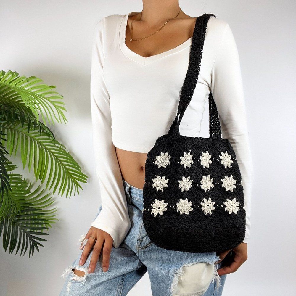 Vintage 90s Cottagecore Black Floral Woven Knit Indie Shoulder Bag Purse